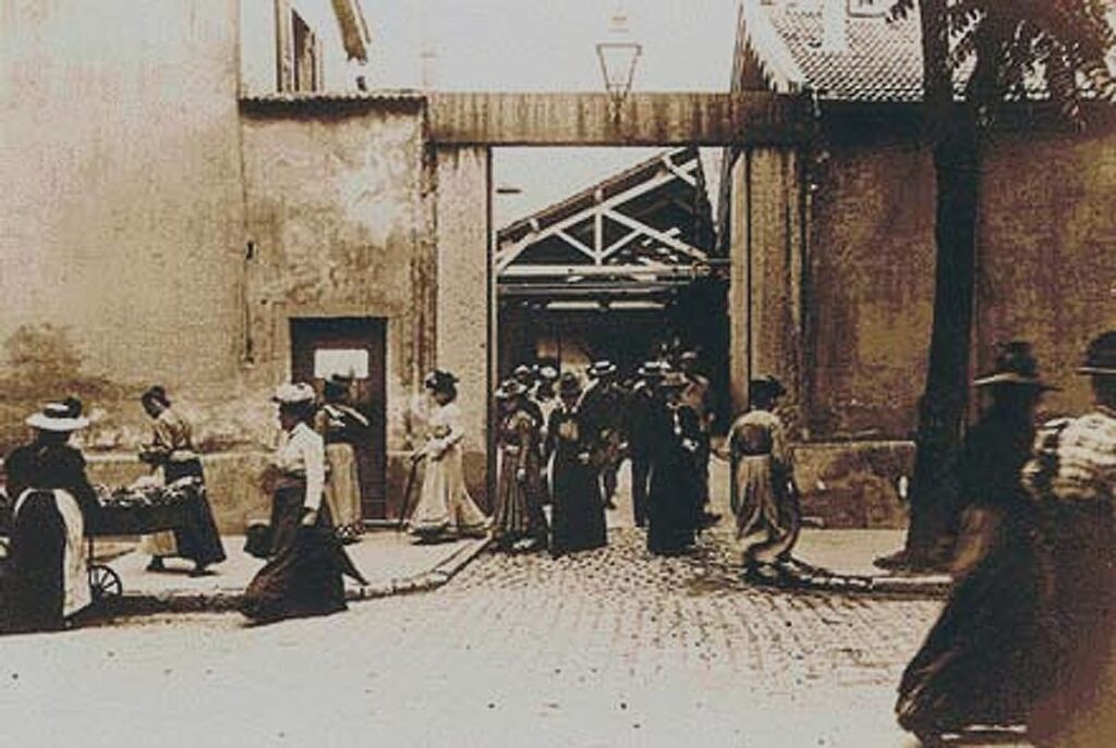 La primera película de la historia "La salida de la fábrica" / ¡Lumière!, la aventura continúa