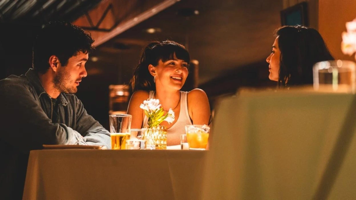 «Un juego de tres (The Threesome)» (2025): agradable drama romántico